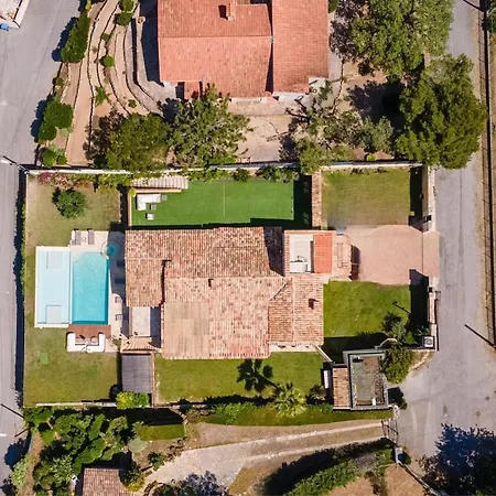 فيلة With 8 Bedrooms, Sea View, Great Comfort