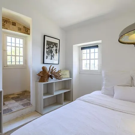 With 8 Bedrooms, Sea View, Great Comfort فيلة كان