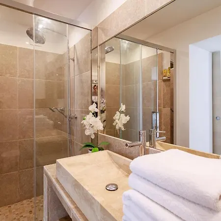 فيلة With 8 Bedrooms, Sea View, Great Comfort