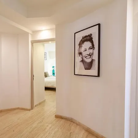 With 8 Bedrooms, Sea View, Great Comfort فيلة كان