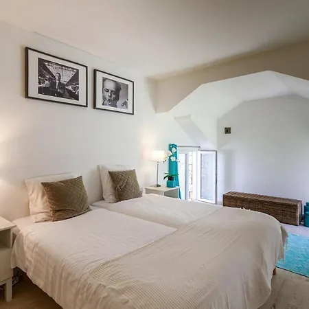 With 8 Bedrooms, Sea View, Great Comfort فيلة