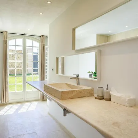 فيلة With 8 Bedrooms, Sea View, Great Comfort