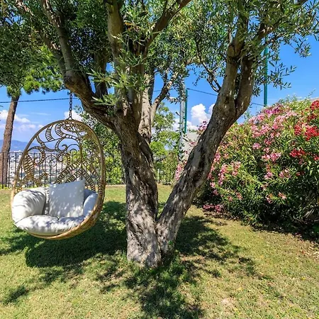 With 8 Bedrooms, Sea View, Great Comfort *