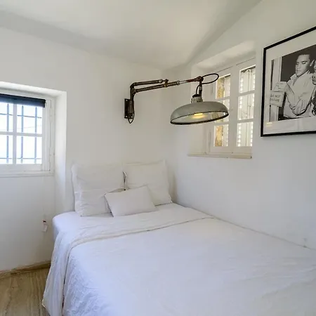 With 8 Bedrooms, Sea View, Great Comfort * كان