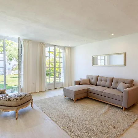 فيلة With 8 Bedrooms, Sea View, Great Comfort *