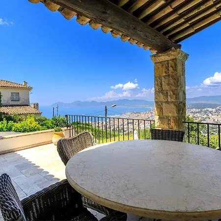 فيلة With 8 Bedrooms, Sea View, Great Comfort *